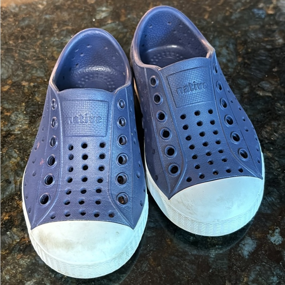 Like New Native Shoes Toddler Size C6 Navy